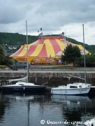 Le Cirque Pinder a débuté sa tournée estivale 2012 des plages