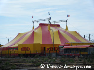 Le Cirque Pinder a débuté sa tournée estivale 2012 des plages