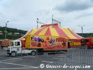Le Cirque Pinder a débuté sa tournée estivale 2012 des plages