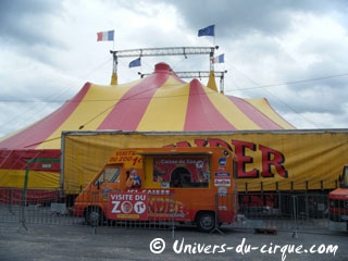 Le Cirque Pinder a débuté sa tournée estivale 2012 des plages