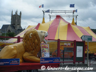 Le Cirque Pinder a débuté sa tournée estivale 2012 des plages