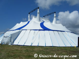 Loire-Atlantique: le nouveau chapiteau du Cirque Joseph Bouglione inauguré à Saint-Nazaire