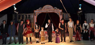 Indre-et-Loire: les Georget installent l'école du cirque à Luynes