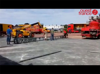 Manche: le montage du Cirque Pinder à Coutances en vidéo
