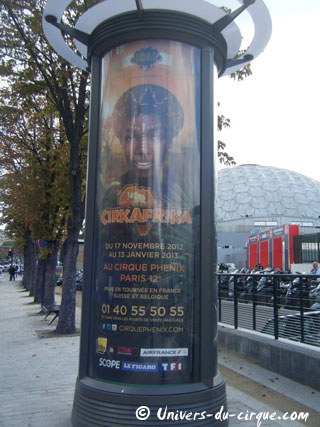 Paris: campagne d'affichage du Cirque Phénix pour sa nouvelle production Cirkafrica