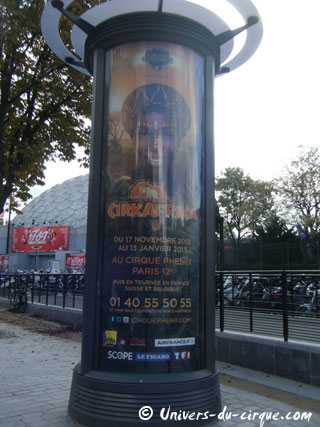 Paris: campagne d'affichage du Cirque Phénix pour sa nouvelle production Cirkafrica