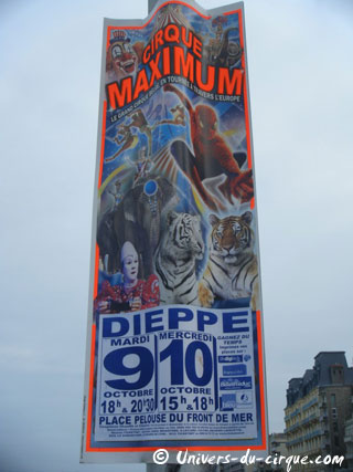 Affiches et matériel publicitaire 2012 du Cirque Maximum