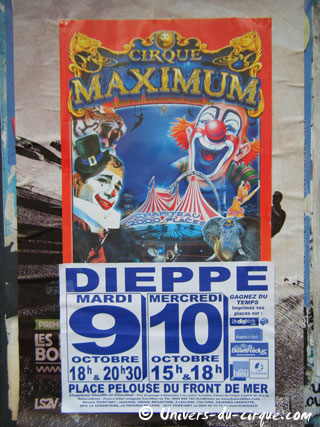 Affiches et matériel publicitaire 2012 du Cirque Maximum