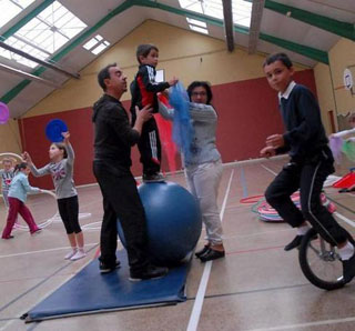 Loir-et-Cher: le cirque, un loisir complet avec l'école de cirque Orsola Junior à Vendôme