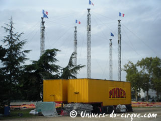 Paris: la saison de Nol 2012 se prépare sur la Pelouse de Reuilly