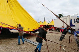 Lot-et-Garonne: un grand chapiteau aux couleurs franco-italiennes à Tonneins