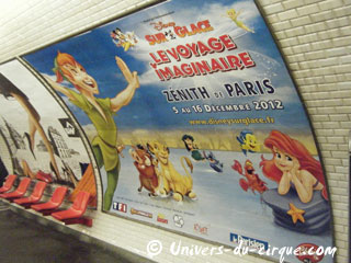 Paris: les spectacles de Nol 2012 s'affichent dans les couloirs du métro parisien
