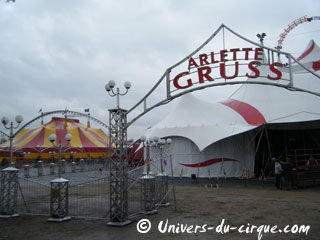 Paris: Galas de Nol du Cirque Arlette Gruss sur la Pelouse de Reuilly du 24 novembre au 16 décembre 2012