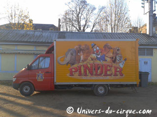 Seine-Maritime: les installations du Cirque Pinder ont rejoint le Cirque Jean Richard à Elbeuf