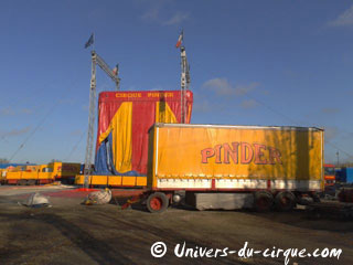 Seine-Maritime: les installations du Cirque Pinder ont rejoint le Cirque Jean Richard à Elbeuf