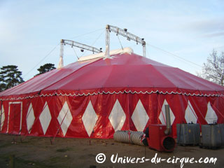 Paris: le Cirque de Nol Christiane Bouglione de retour à la Porte de Passy du 17 novembre au 19 décembre 2012