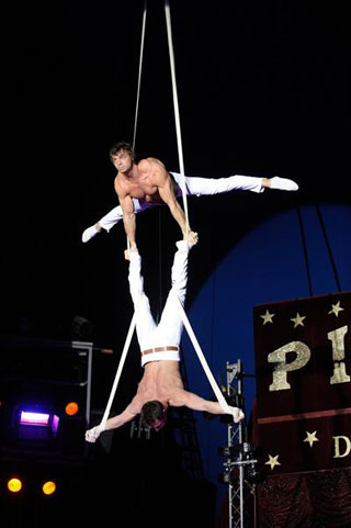 Rhône: le spectacle 2013 du Cirque Pinder à Lyon en images avec 