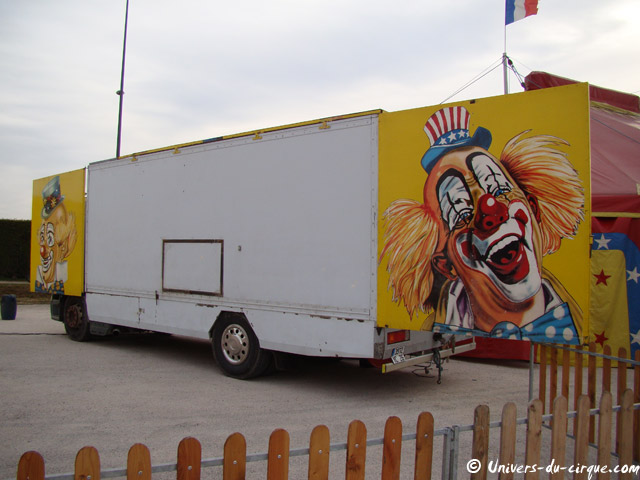 Cirque Eden Circus