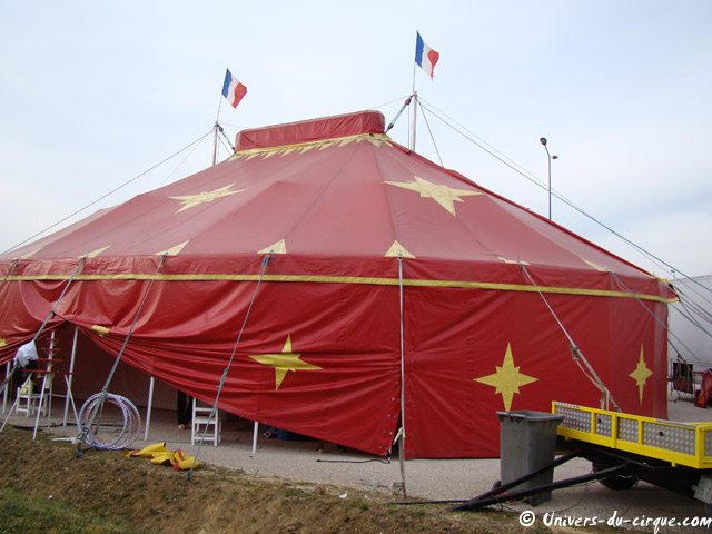 Cirque Eden Circus
